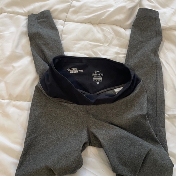 Nike dri-fit work out leggings XS - Picture 2 of 3